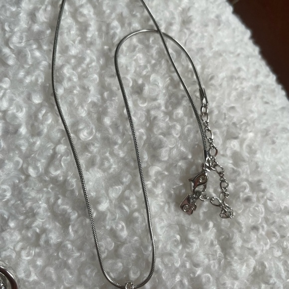 Swarovski circle pendant necklace, bracelet, earring set. - Picture 9 of 16